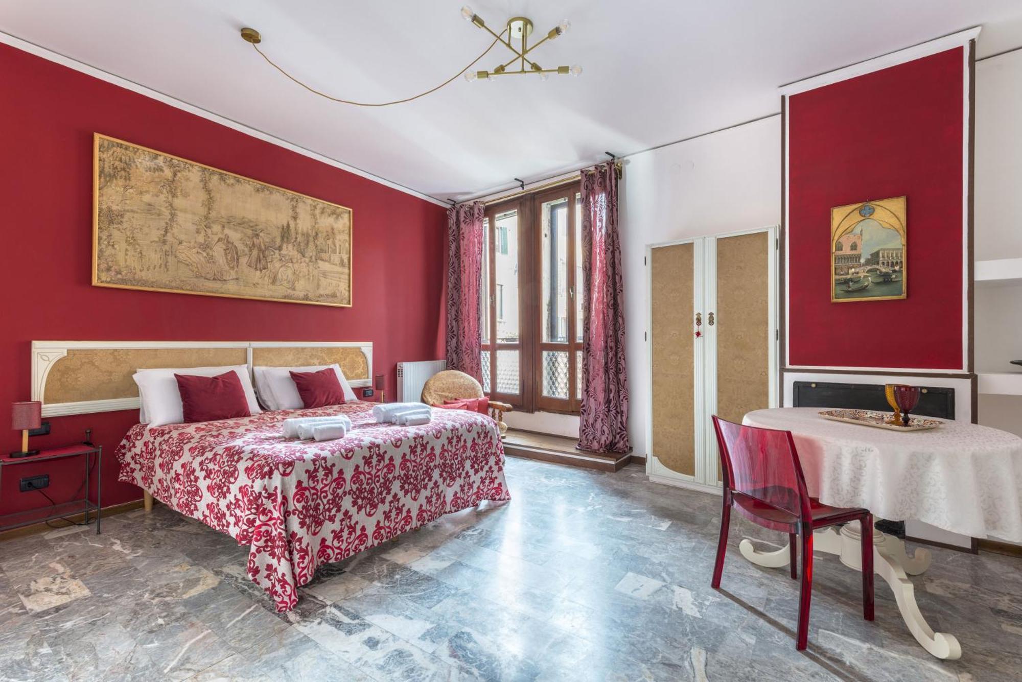 Tre Sestieri Terrace - Canal View 2024 Венеція Номер фото